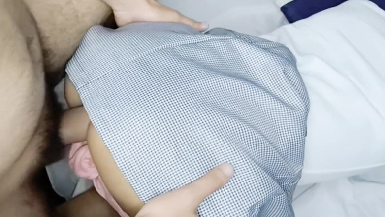 MynameisJuly: कॉलेज गर्ल ग्रेड के लिए टीचर के साथ सेक्स करते हुए पकड़ी गई