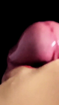 Slow Motion Finale. Close-up van een melkgat dat een grote lading krijgt.