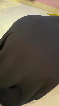 Egípcia madrasta muçulmana gostosa rabuda presa debaixo da cama então eu vejo sua buceta e fodo sua bunda grande