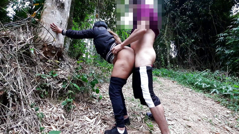 Novinha Insaciavel: Micuță neagră călărește pula anală