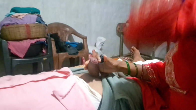 Trilokinath: Indische desi-schwiegerschwester falt hungrig nach schwanz-stiefbruder in low befriedige sie...