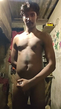 Je me branle et je jouis encore pour mon public