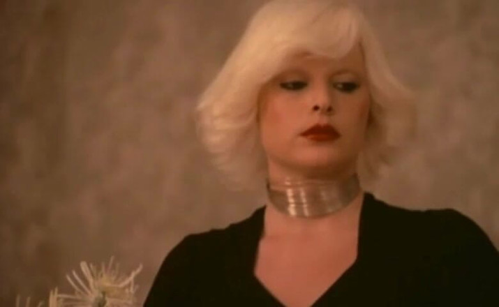 Hard Lesbians: Brigitte Lahaie é fodida minha empregada