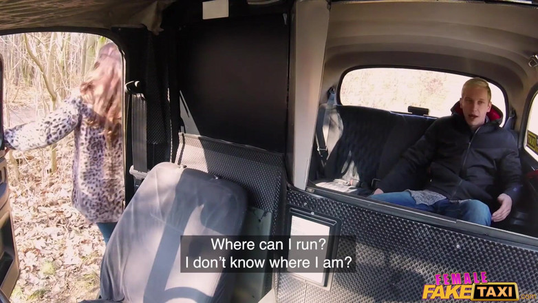 Female Fake Taxi: Female Fake Taxi - Therese Bizarre cavalga pau grande para um...