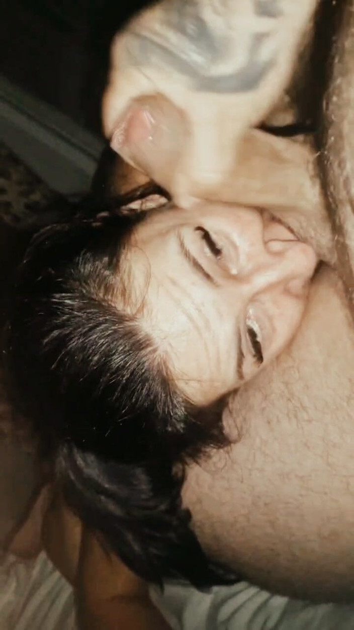 AnalArt AmateursCouple: This Little Slut Knows How to Blow