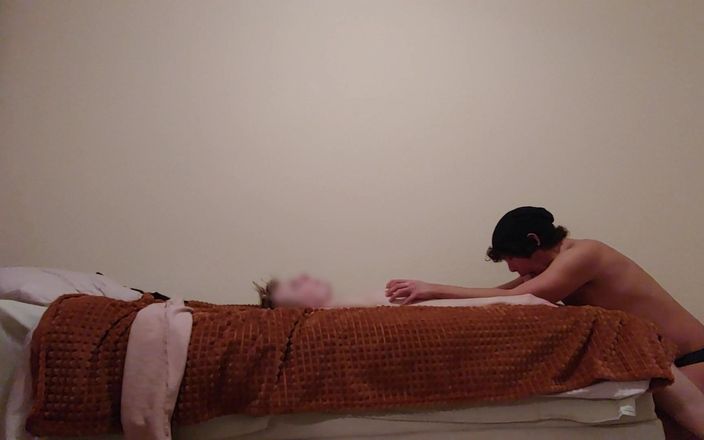 LeoTeenLatinos: Den raka studenten från Lettland vill prova gaysex ikväll - Miller's