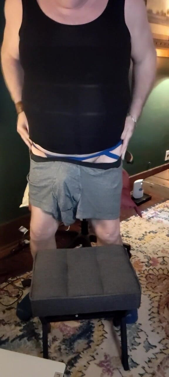 beardaddychub: Bearstepdaddychub अपनी गांड दिखाता है!