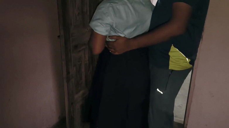 Mumbai Ashu: Paella को कॉलेज गर्लफ्रेंड के पास ले जाएं घर पर हिंदी