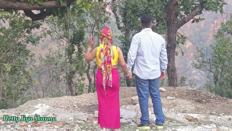 Hotty Jiya Sharmaa: Desi XXX Pieprzyłem przyrodnią siostrę moich przyjaciół, kiedy sika na...