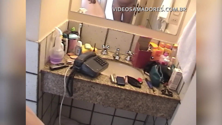 Amateurs videos: Naked uninhibited girls getting ready for a night out