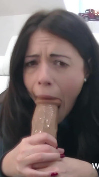 女学生以ava Dalush为主角的口交
