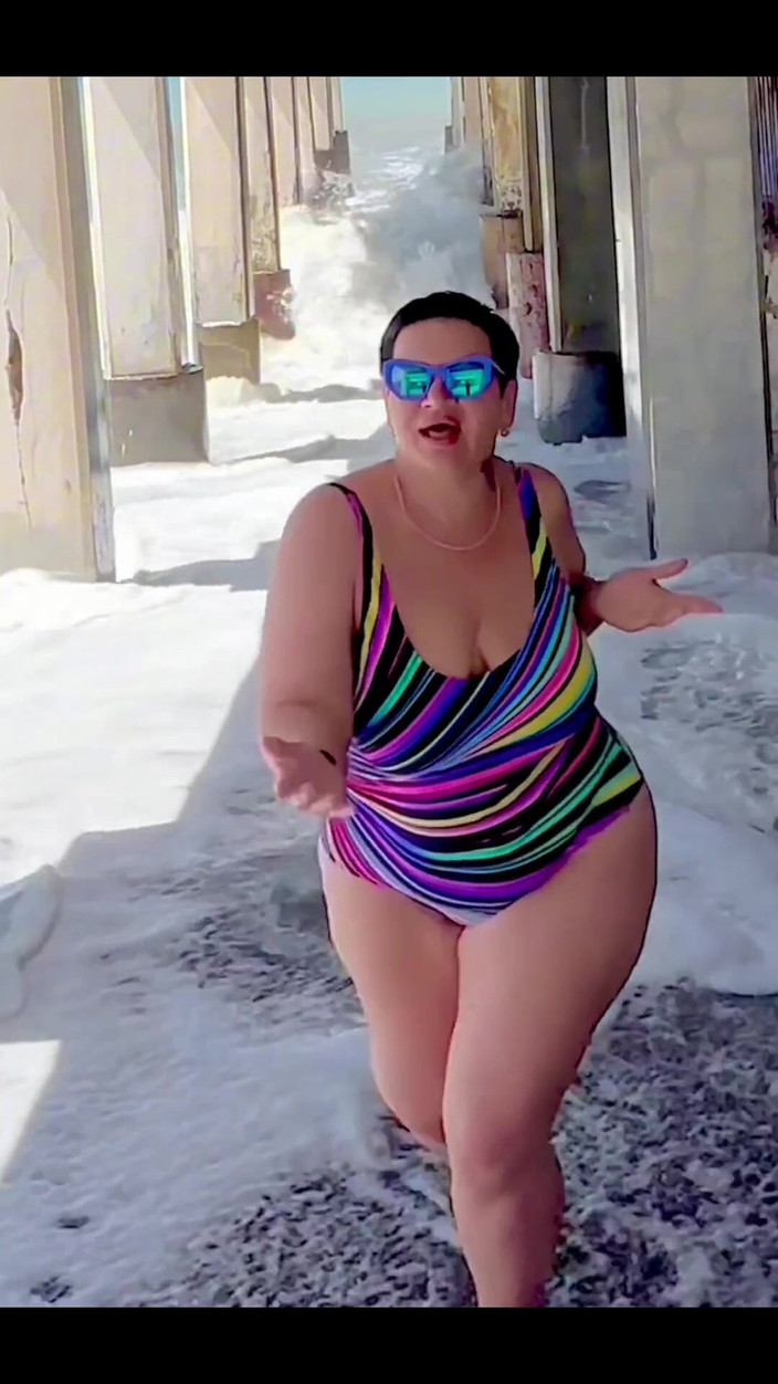 KarmenMilf: Laut Percutian