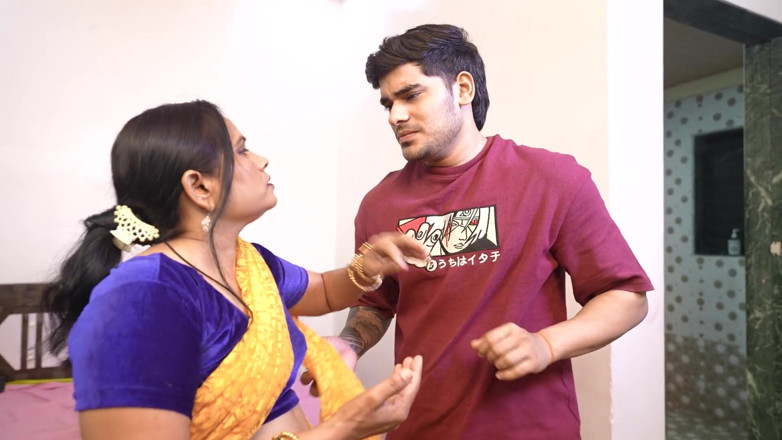 Aaka: Băiat indian futând o soție sexy incitantă în cameră