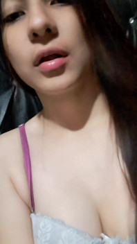 20-year-old Girl Masturbates