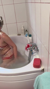 Andedräkt som håller under vattnet medan jag gör mig själv sperma