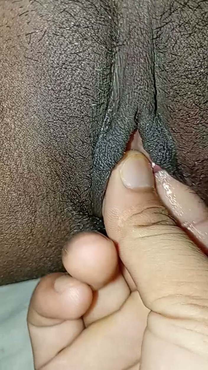 Sonaji: สาวอินเดียสุดฮอตใช้นิ้วติ้วหี