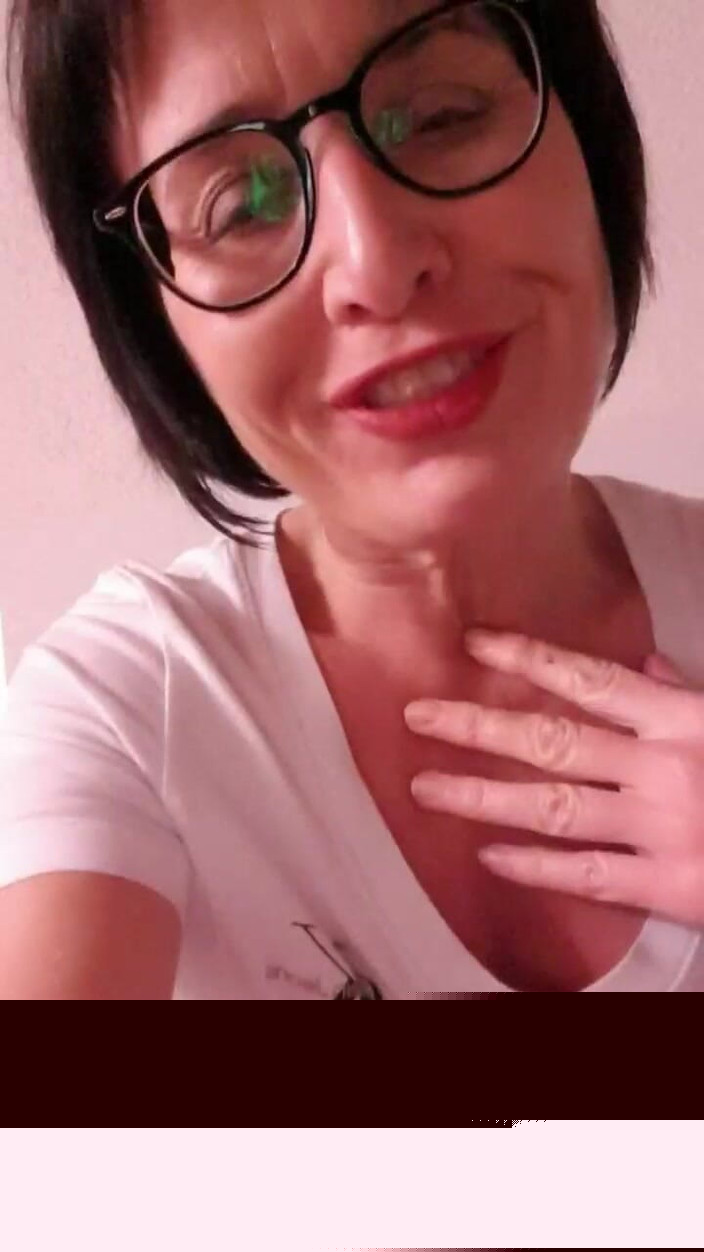 JulieEroticDress: Orgasmus se stříkáním