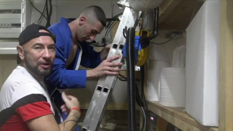 Straight boys but needing sex: Jess Sued Raw by Straight Worker
