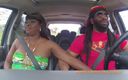 Super Hot Films: Tante seksi kulit hitam nyepong kontol ceroboh di dalam mobil