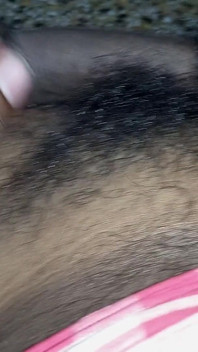 Gadis india dengan memek aduhai lagi asik nyepong kontol sampai mengerang keenakan