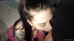 Honey Haze: Tímida hijastra chupa mi polla