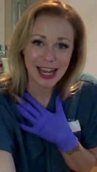 Latexové rukavice JOI na zubařském křesle nezbedná sestra POV