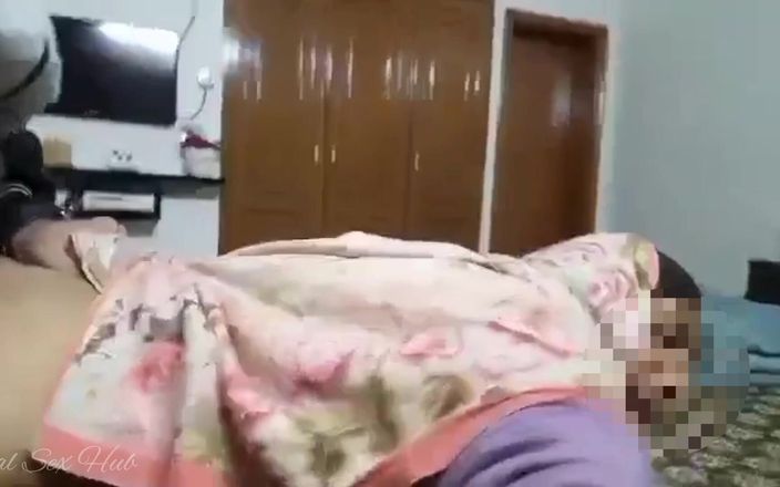 Real sex hub: Indisches ladenmädchen betrügt doggystyle analsex mit besitzer in seinem schlafzimmer