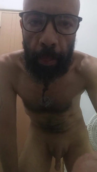 Çıplak ve sevişmek için moddayım
