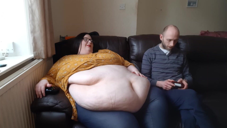 SSBBWLadyBrads: Awek montel super saiz bermain perut