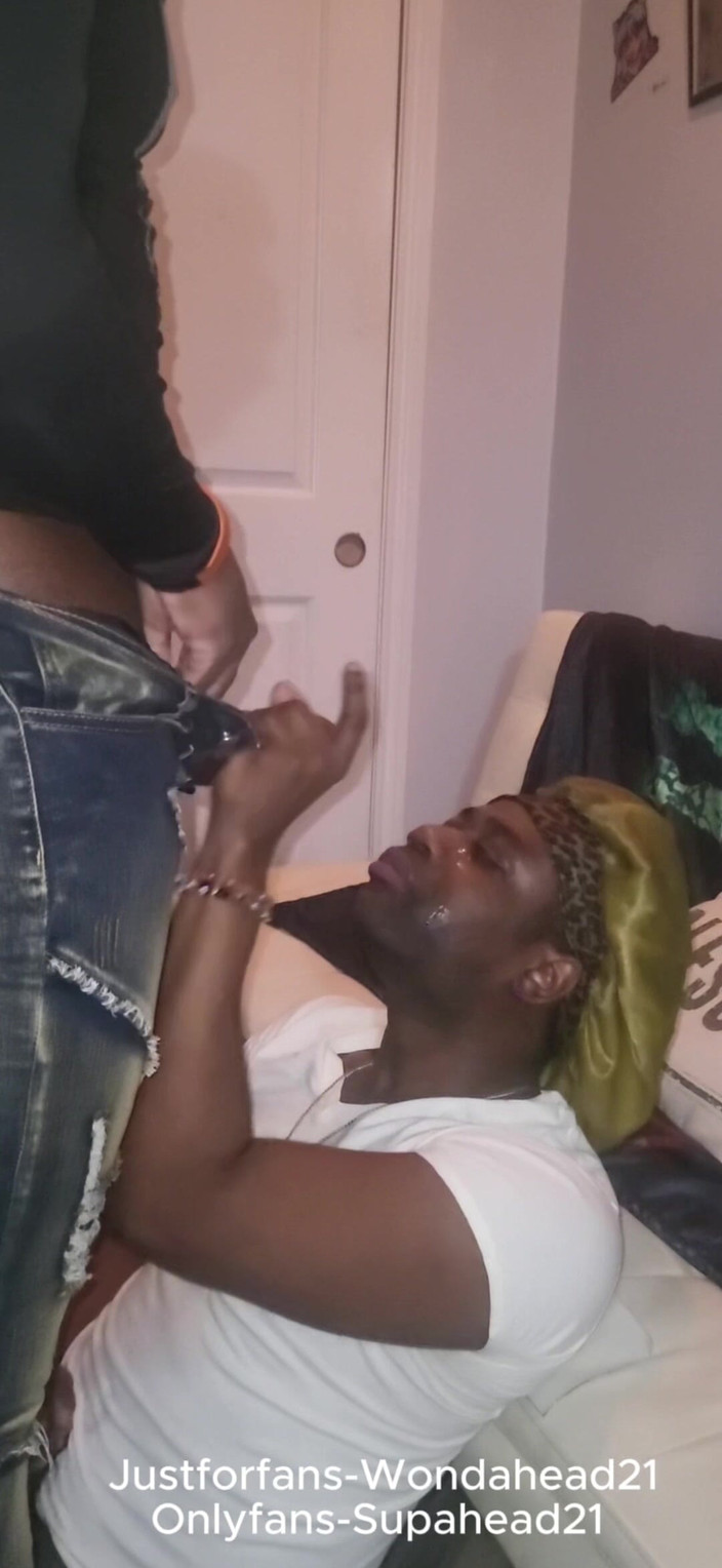 Wondahead21: Éjaculation de moustache sur da visage !