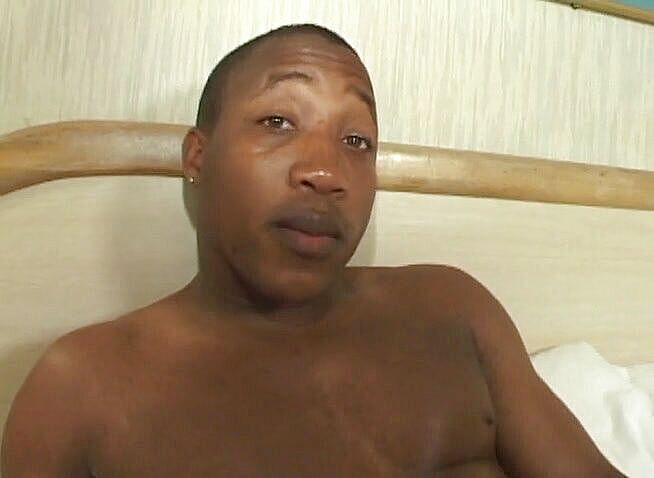 Black Jass: 大きなお尻を持つピアス黒檀ふしだらな女が掘削で彼女の毛の女