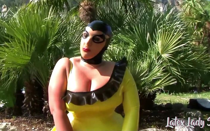 BBW BlowJob Queen: SSBBW Sucks at the Pool