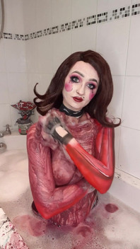 Mad Moxxi , bagunçada, remoção do banho de pintura corporal