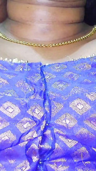 Latika si tante seksi india besarnya dientot habis-habisan sama ayah tirinya sendiri