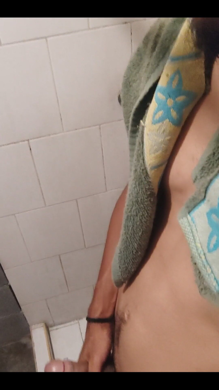 AlexAlejandro13: Prima di fare la doccia