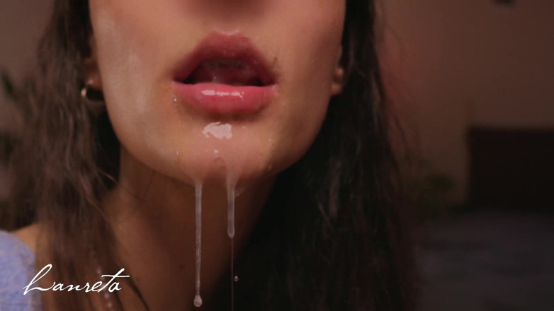 Lanreta: Nahaufnahme schlampiger blowjob - mundfick mit sperma in geschlossenem mund