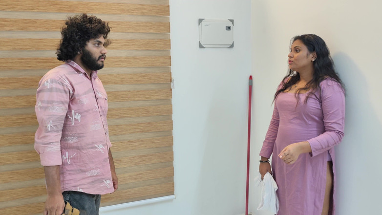 Vaigavarun45: Stranger Boy Enters a Unknwon Girl House and Doing Hot...