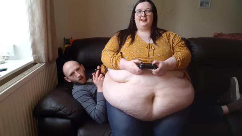 SSBBWLadyBrads: Awek montel super saiz duduk di atas kawan perjudian