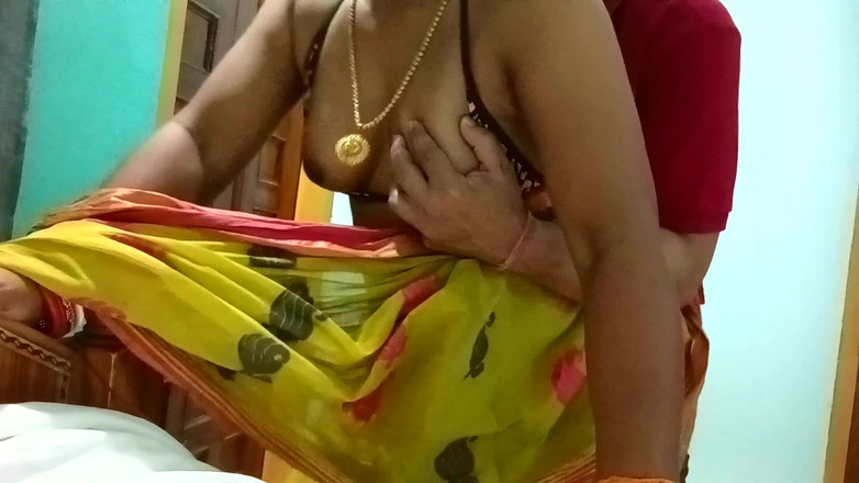 Popmini: Tamil Mallu Village Vysokoškolská učitelka Sandhya Tvrdý sex se studentem...