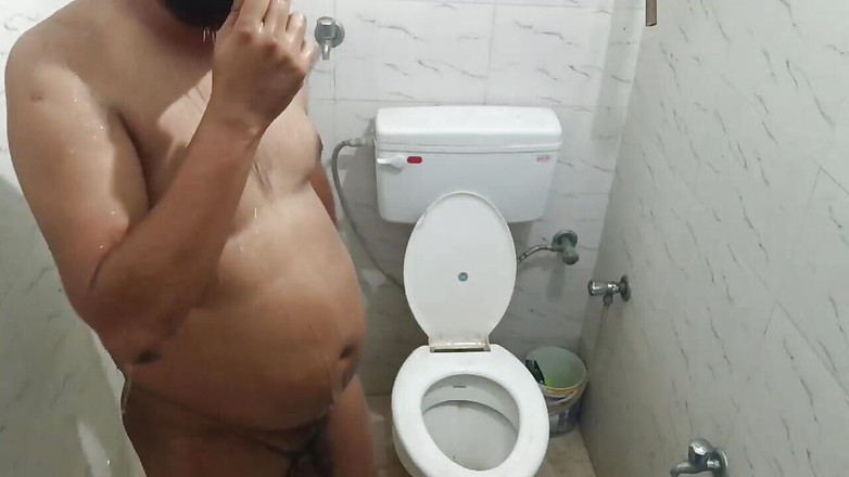 Jyoti Verma: Salı günleri banyoda çıplak dans