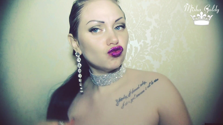 Goddess Misha Goldy: Mor vahşi dudak kokulu ve grimaces
