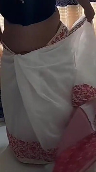 Fotto la mia matrigna quando era pronta per andare in ufficio