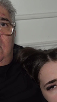 Ich Habe Meine Freundin Eingeladen, Fußball Zu Schauen, Und Am Ende Habe Ich Meiner Frau Einen Schwanz Ins Gesicht Gegeben