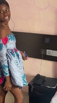Awek eboni hitam striptis