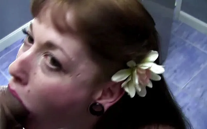 Gazongas: Thick bitch fucked in tattoo studio