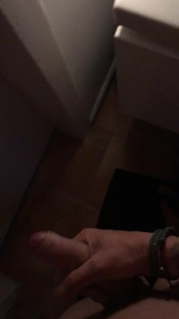 Horny nice guy: I am so horny, suck my huge cock