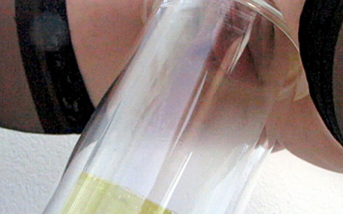 Hotvaleria: Matura piscio per te