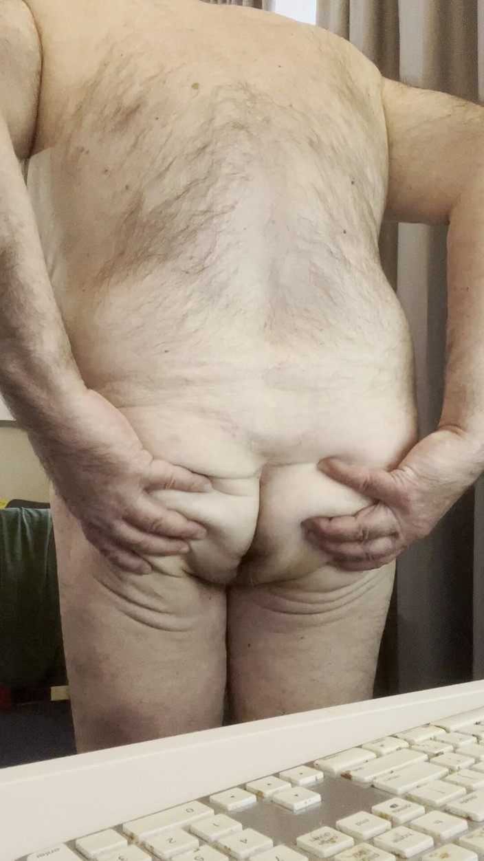 Coach Karl dude lodge: 2026 Valentines Trainer Karls Butt