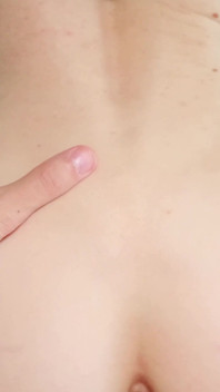 完璧なお尻を持つかわいいティーンがアナル中出しを受ける - 容赦ないファック