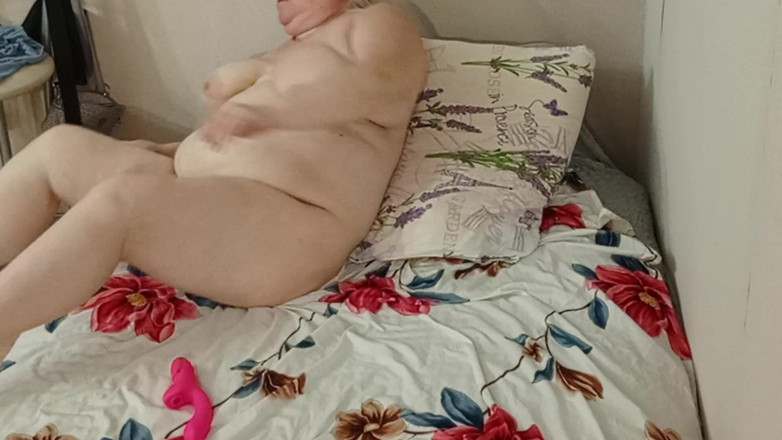 Zona901: 継母の大きなお尻と肉厚で毛深い秘部